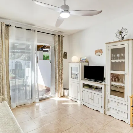 Romani, Con Piscina Holiday home *